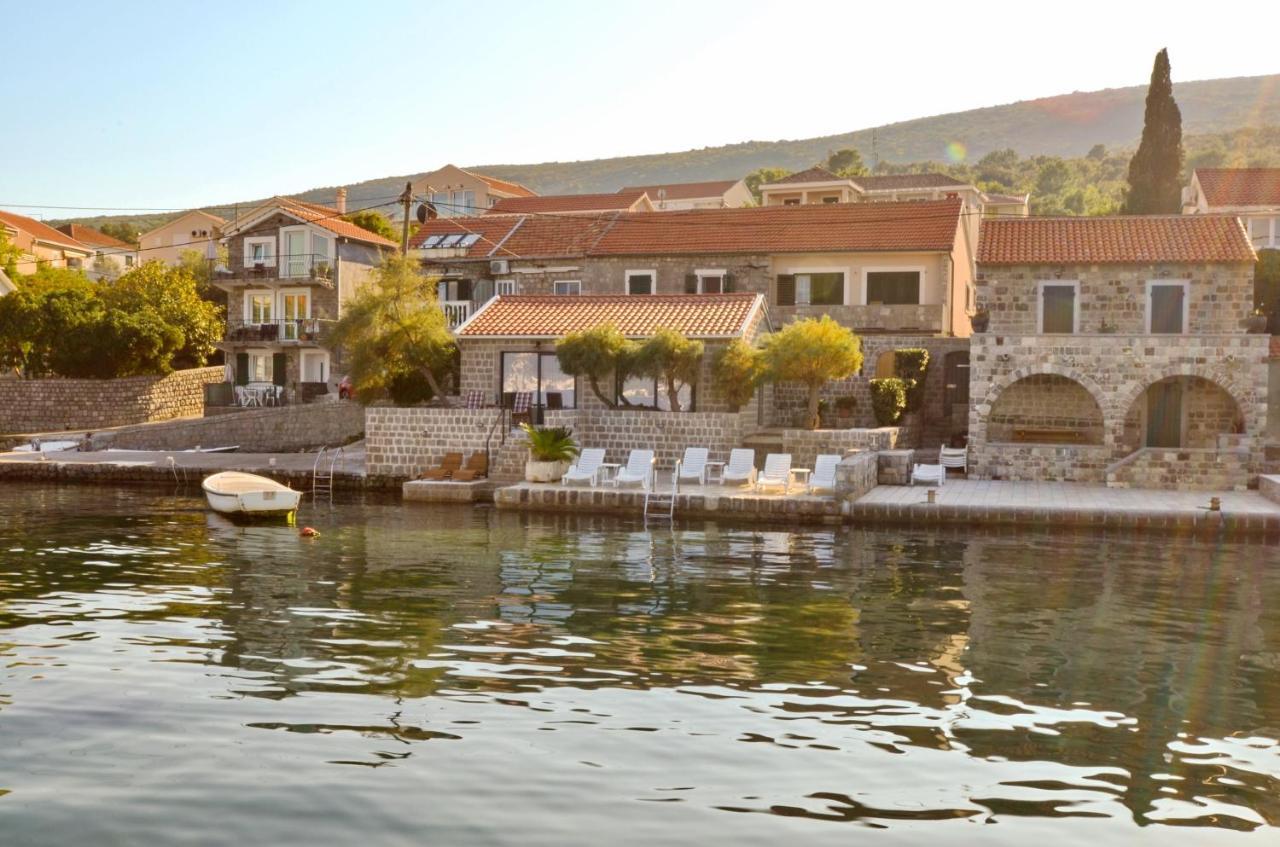 Leut Stone Residence Tivat Exterior photo