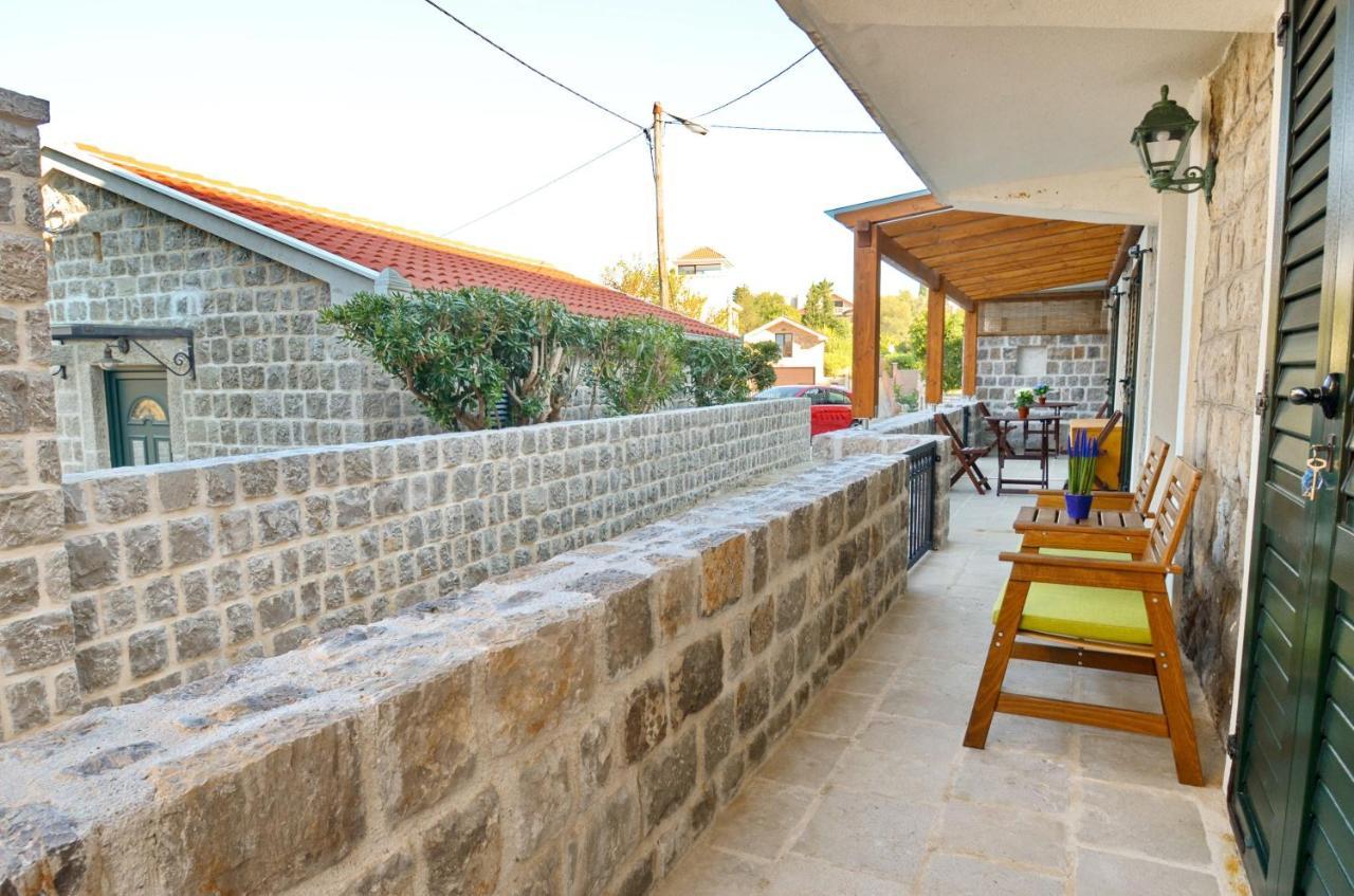 Leut Stone Residence Tivat Exterior photo