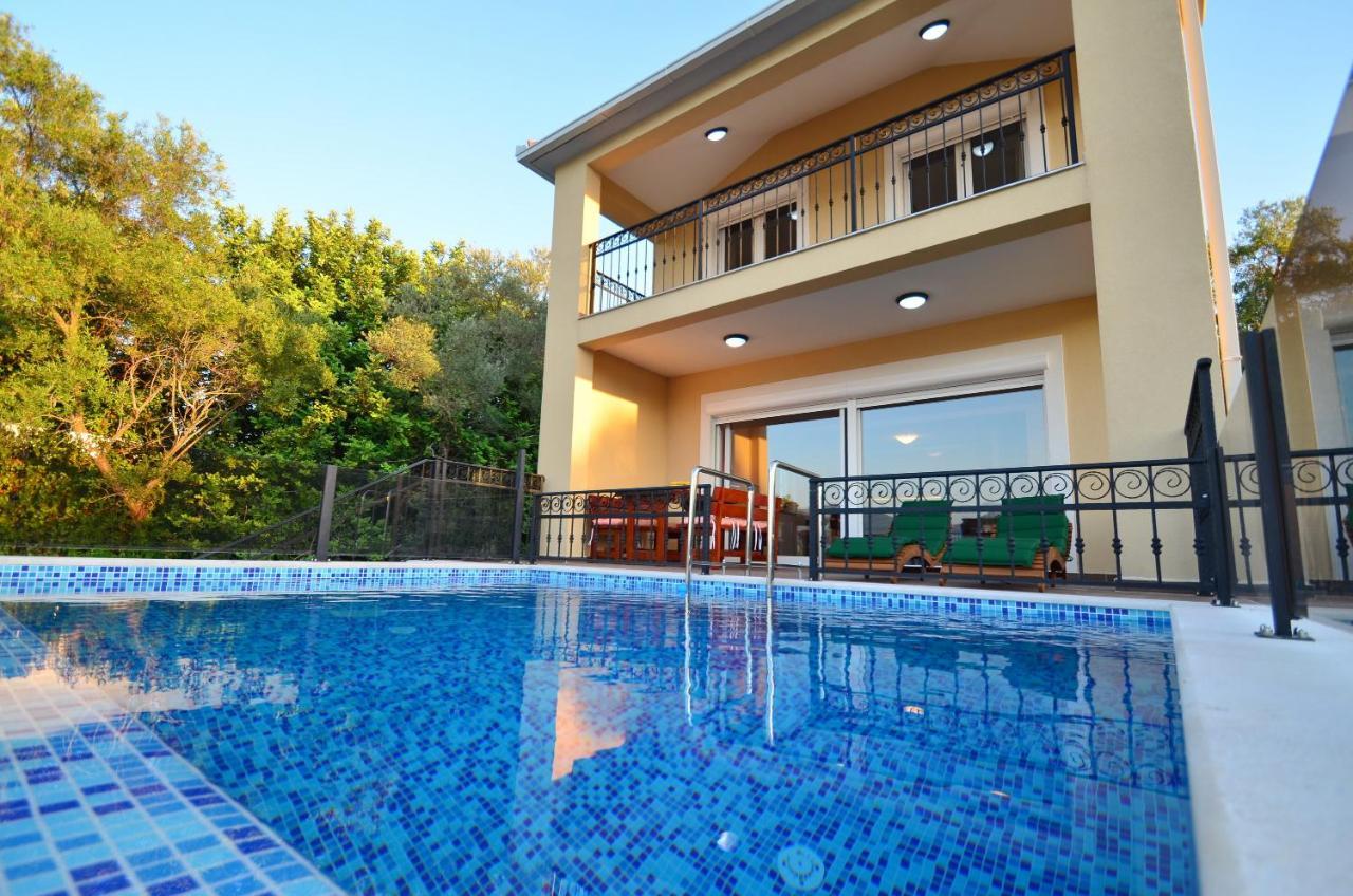 Leut Stone Residence Tivat Exterior photo