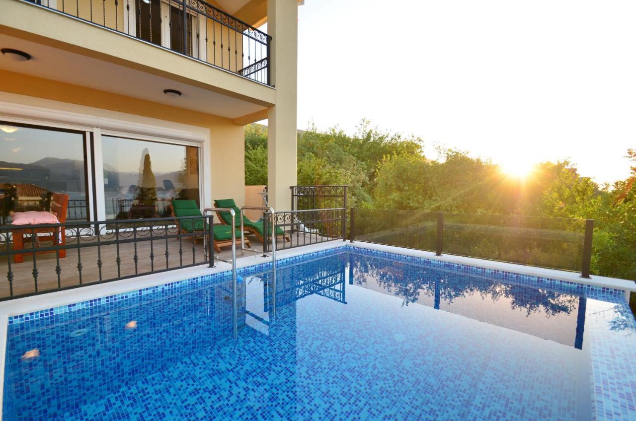 Leut Stone Residence Tivat Exterior photo
