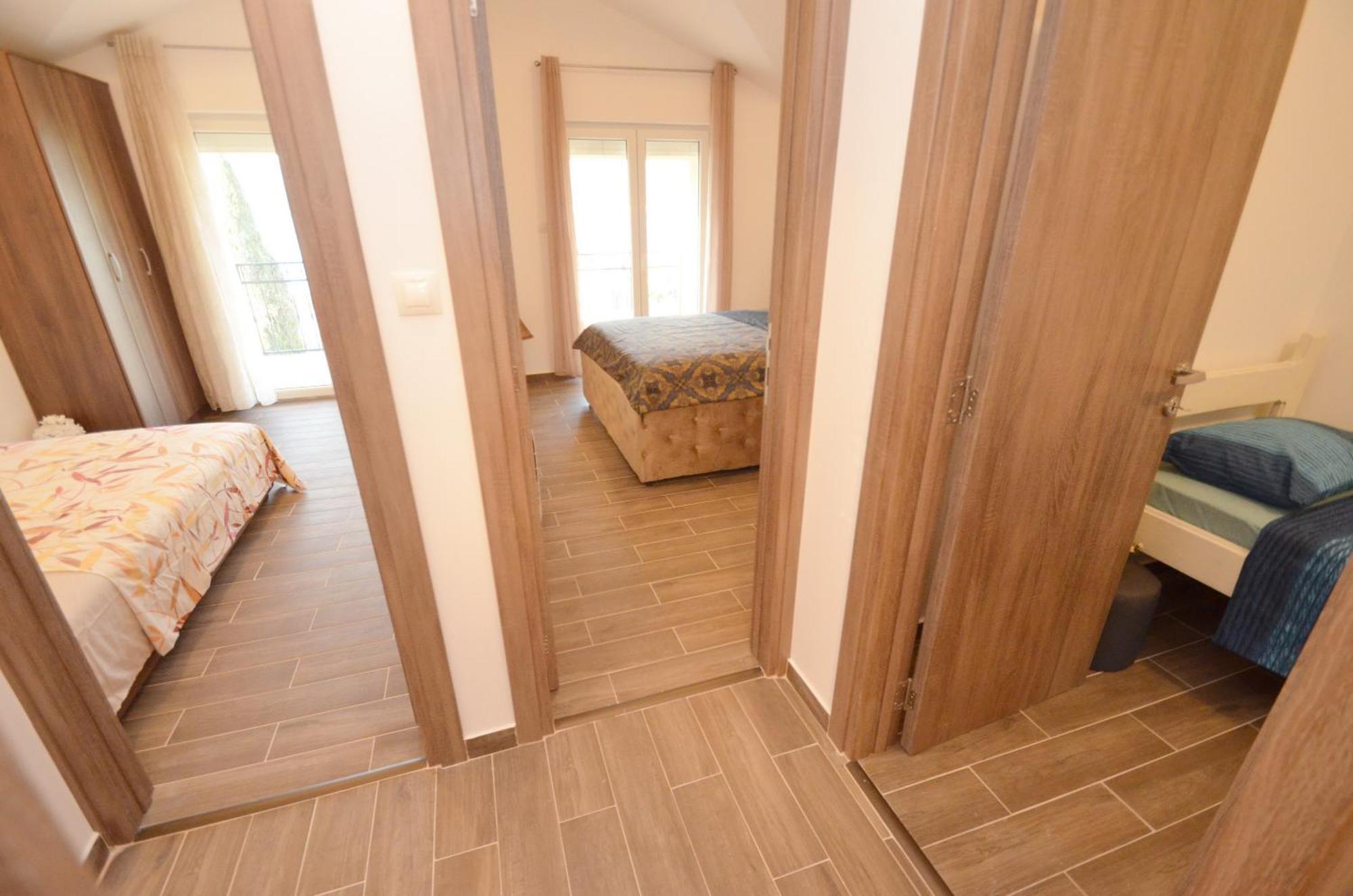 Leut Stone Residence Tivat Room photo